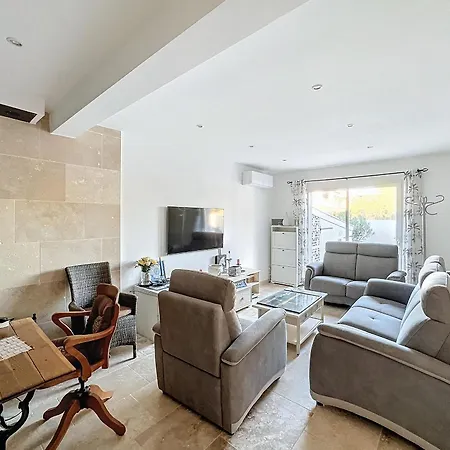 Maison Mitoyenne Climatisee Pour 6 Pers. A - Fr-1-475-149 Holiday home Saintes-Maries-de-la-Mer